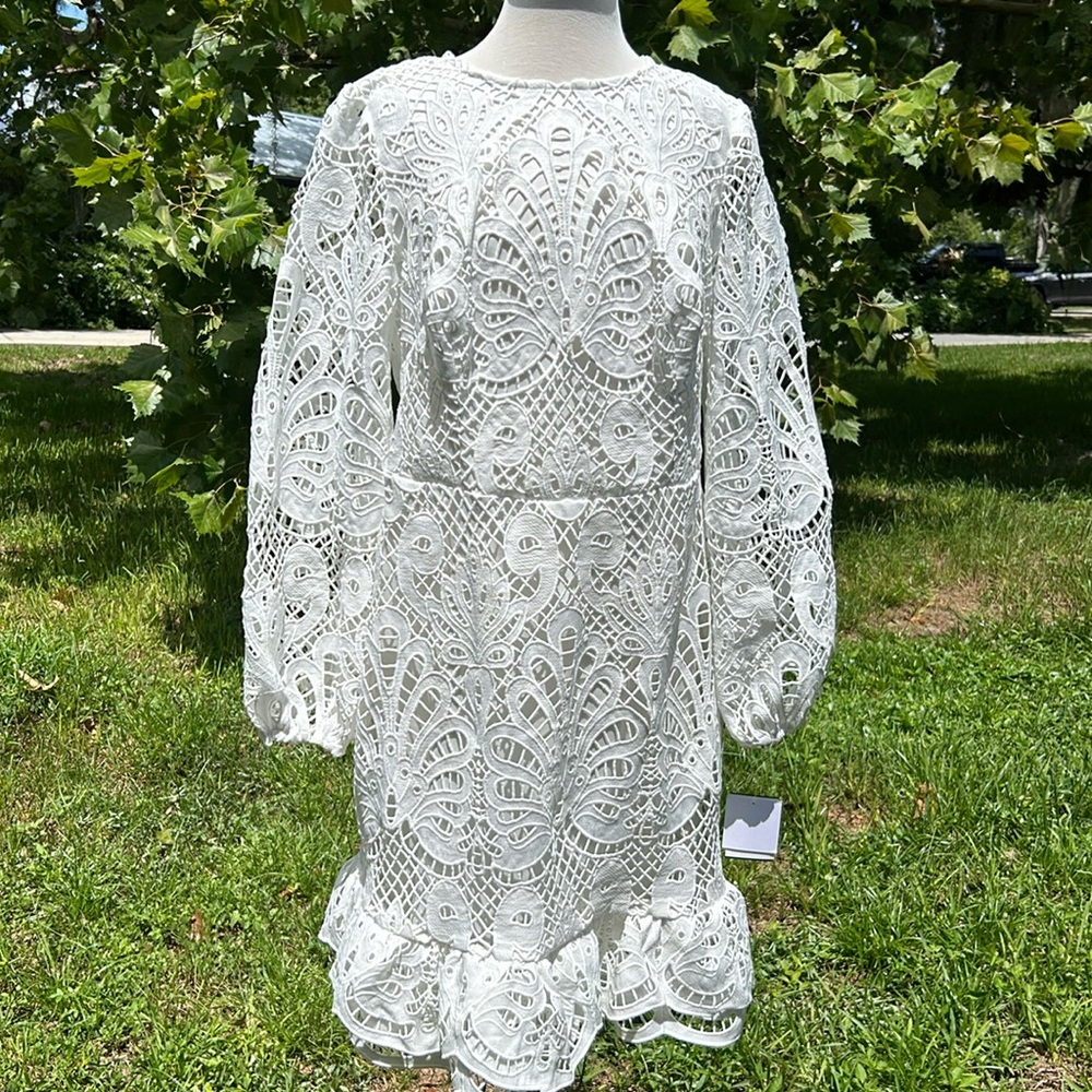 Elegant White Lace Wedding Dress size 18